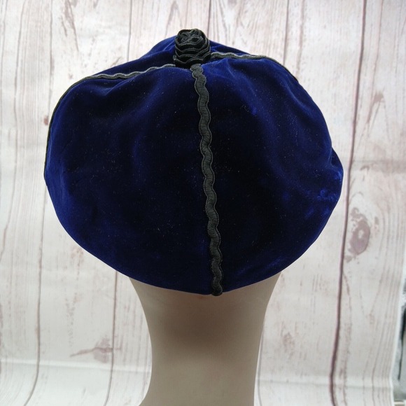 Vintage Womens Beret Hat Jauntee' Blue Velvet w/ Black Cord Trim - Picture 4 of 7